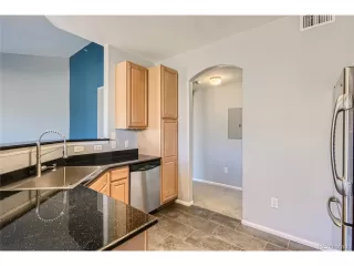 Photo #5: 6103719 Listing