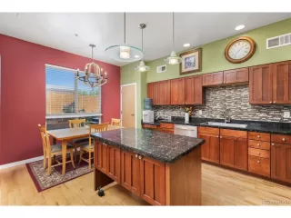 Photo #5: 6156702 Listing