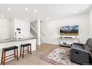 Photo #2: 6165095 Listing