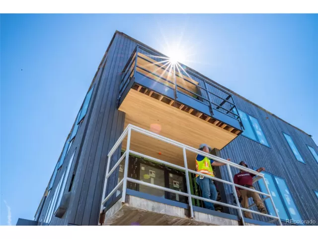 MLS: 6178052 Condo For Sale