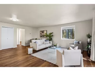 Photo #4: 6199165 Listing