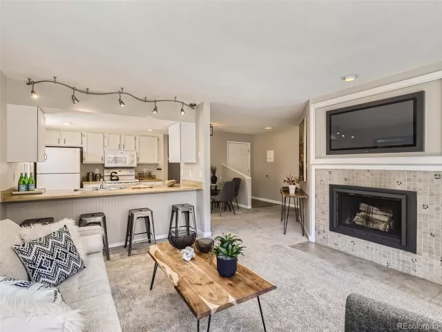 MLS: 6205837 Condo For Sale