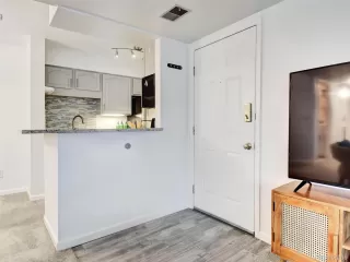 Photo #3: 6356579 Listing