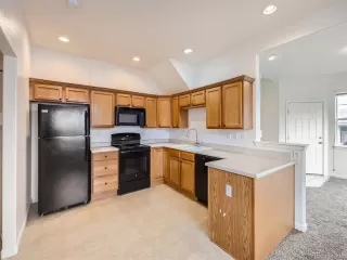 Photo #2: 6399678 Listing