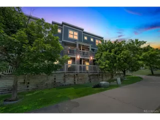 Photo #1: 6598000 Listing 