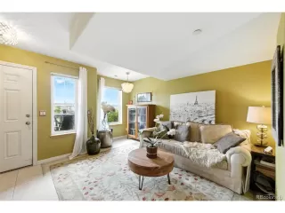 Photo #5: 6598000 Listing 