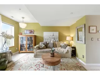 Photo #6: 6598000 Listing 