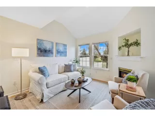 Photo #5: 6608812 Listing