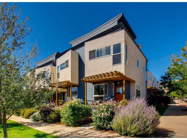 MLS: 6626437 Condo For Sale