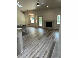 Photo #5: 6633380 Listing