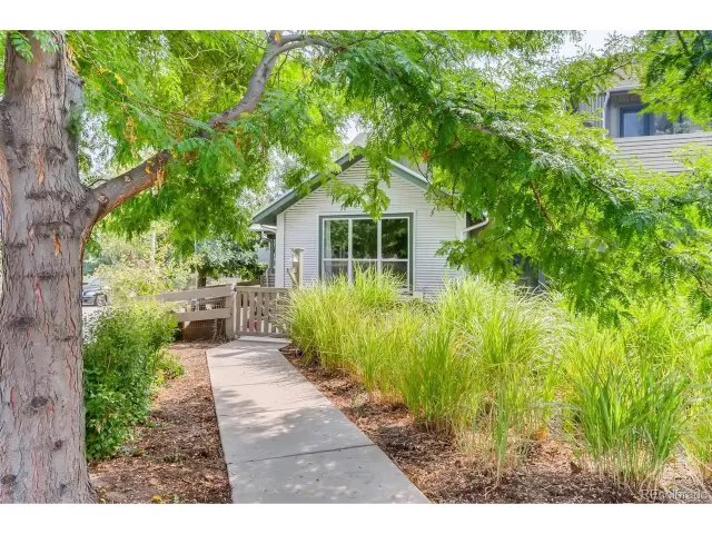 MLS: 6640573 Condo For Sale