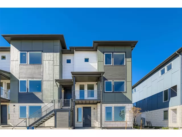 MLS: 6656281 Condo For Sale