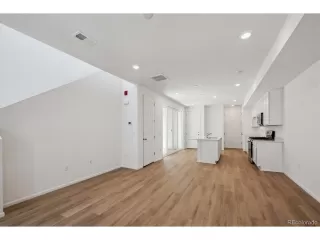 Photo #3: 6665906 Listing