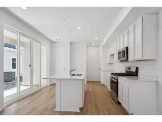 Photo #4: 6665906 Listing