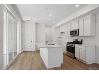 Photo #5: 6665906 Listing