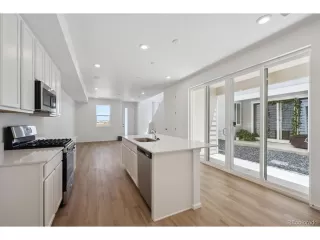 Photo #6: 6665906 Listing