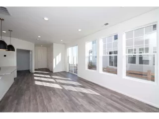 Photo #5: 6725365 Listing