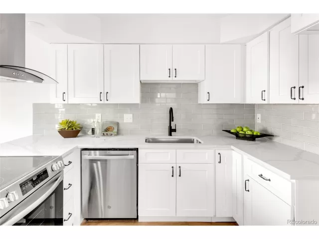 MLS: 6732068 Condo For Sale