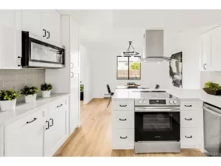 Photo #2: 6732068 Listing