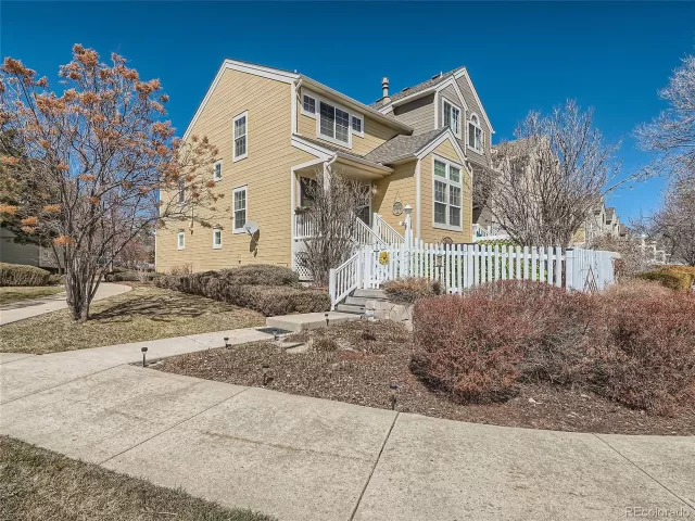 MLS: 6740944 Condo For Sale