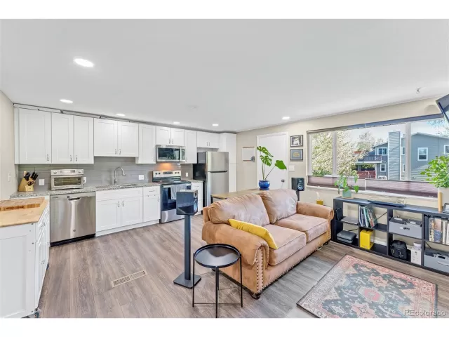 MLS: 6749797 Condo For Sale