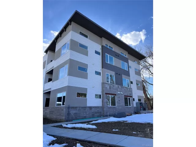 MLS: 6757214 Condo For Sale