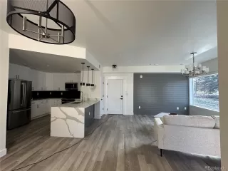 Photo #3: 6757214 Listing