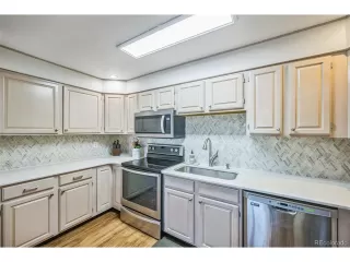 Photo #5: 6757519 Listing