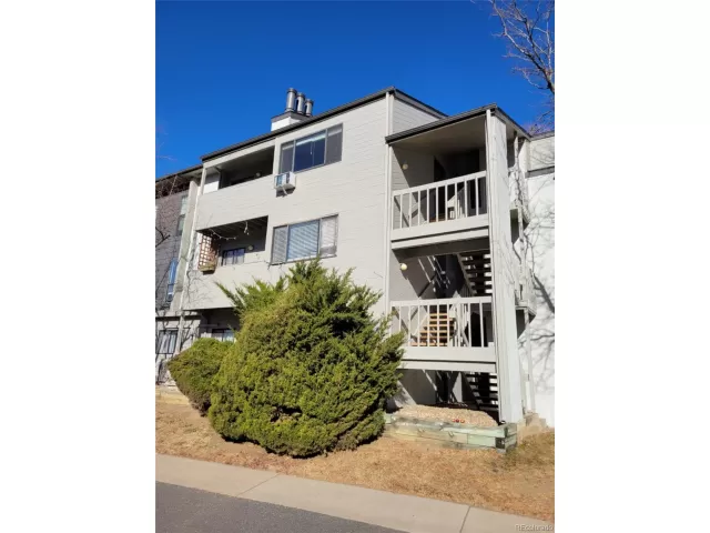 MLS: 6760671 Condo For Sale