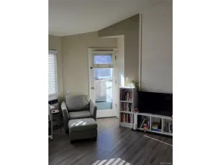 Photo #2: 6760671 Listing 