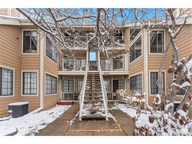 MLS: 6814110 Condo For Sale