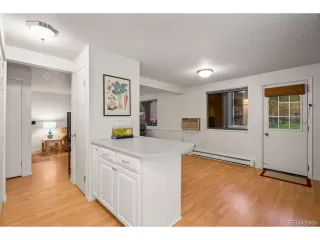 Photo #5: 6822481 Listing