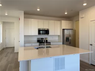 Photo #1: 6889929 Listing 