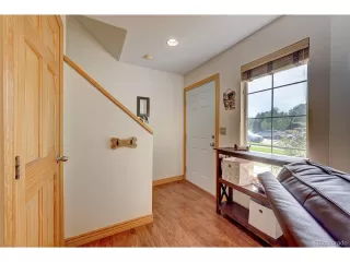 Photo #4: 6904000 Listing