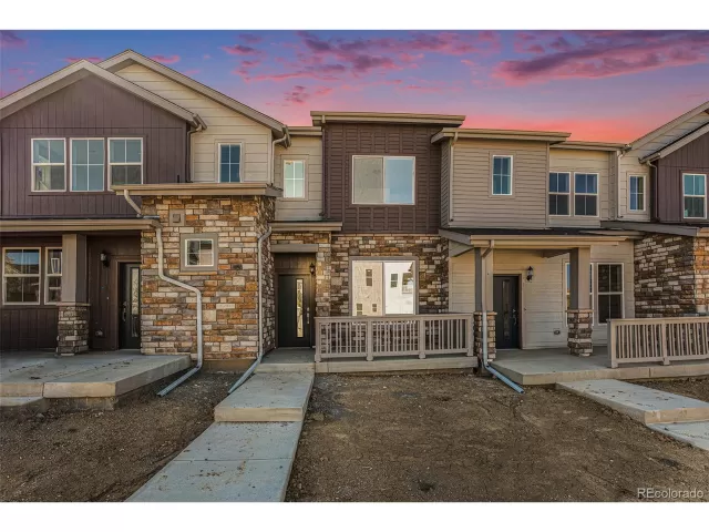 MLS: 6911889 Condo For Sale