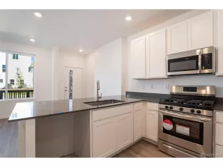 Photo #5: 6911889 Listing