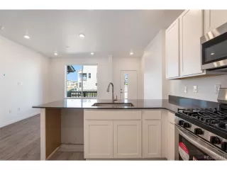 Photo #6: 6911889 Listing