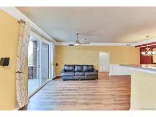 Photo #5: 6912991 Listing