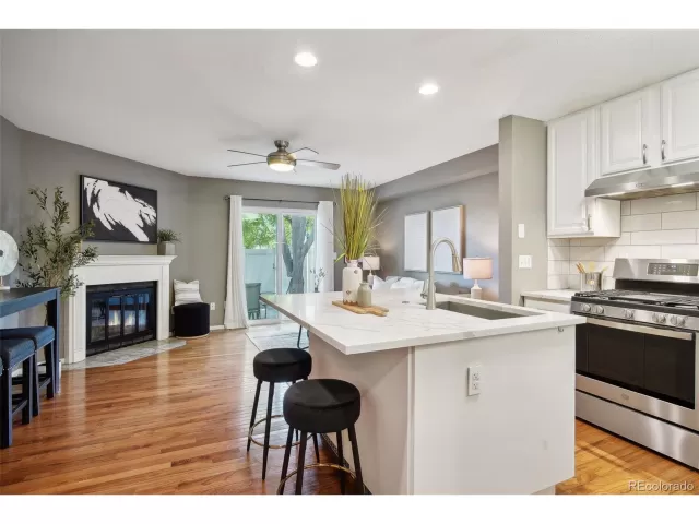 MLS: 6928035 Condo For Sale