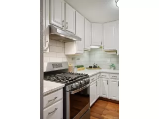 Photo #4: 6928035 Listing