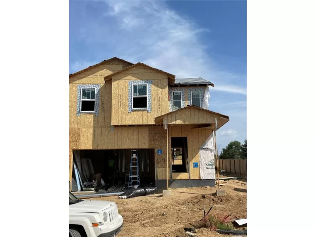 MLS: 6940040 Condo For Sale