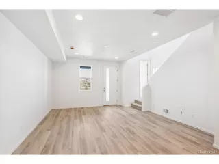 Photo #2: 6947971 Listing