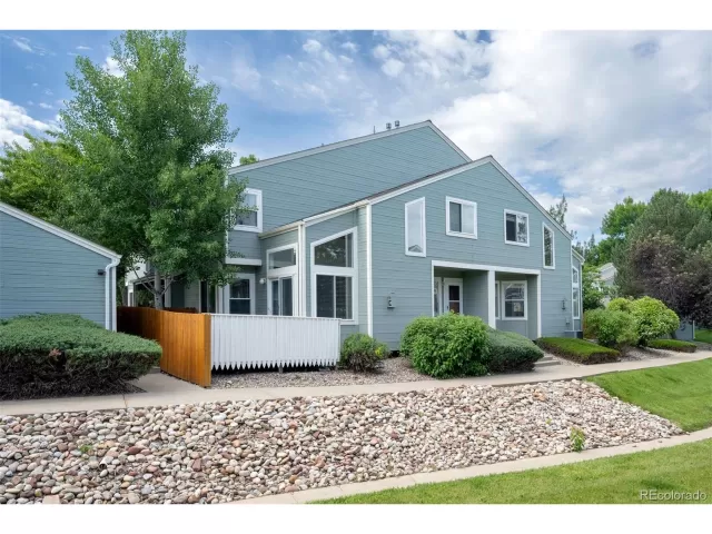 MLS: 6961737 Condo For Sale