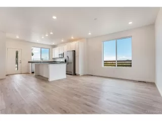 Photo #5: 6984916 Listing