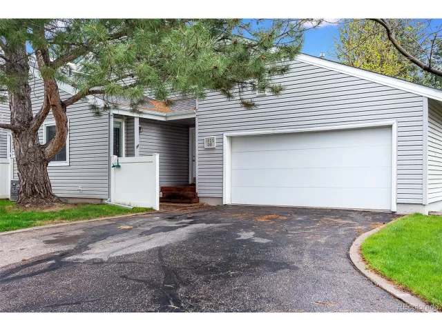 MLS: 6986026 Condo For Sale