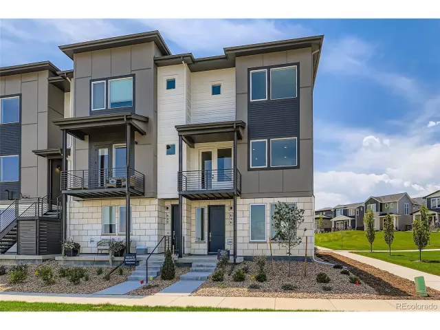 MLS: 6996229 Condo For Sale