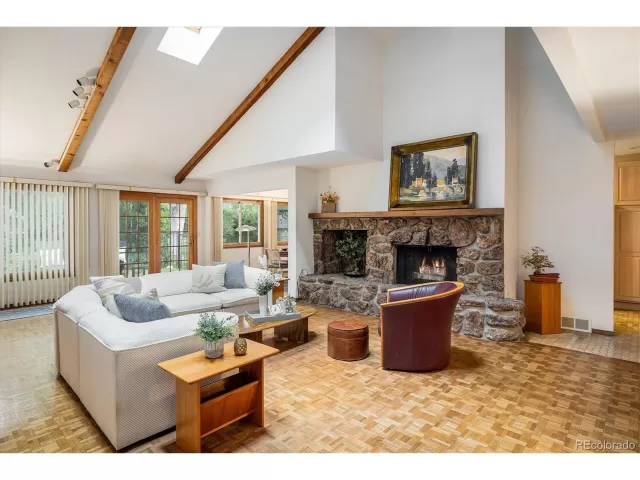 MLS: 7014018 Condo For Sale