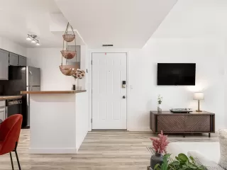 Photo #2: 7115891 Listing