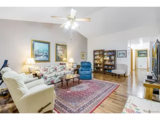 Photo #4: 7153884 Listing