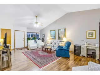 Photo #6: 7153884 Listing